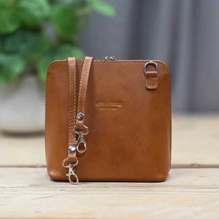 Leather Cross Body Handbag in Tan Leather Cross Body Handbag in Tan