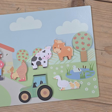 Magnetic Farmyard Picture Board Magnetic Farmyard Picture Board