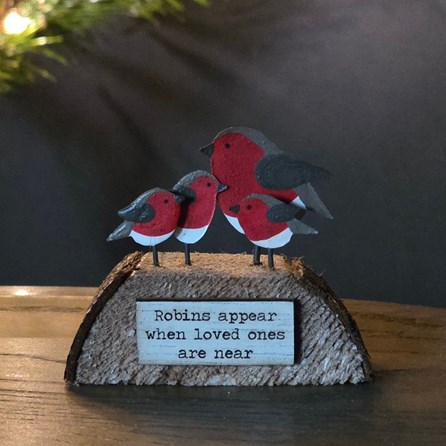 Mum Robin and Chicks Decoration on Base Mum Robin and Chicks Decoration on Base