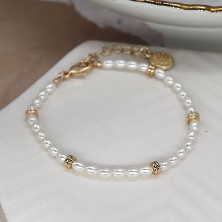Seed Pearl and Faux Gold Spacer Bead Bracelet Seed Pearl and Faux Gold Spacer Bead Bracelet