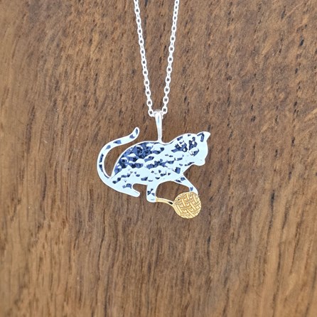 Sterling Silver Cats With Wool Necklace