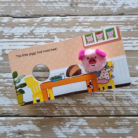 'This Little Piggy' Finger Puppet Book 'This Little Piggy' Finger Puppet Book