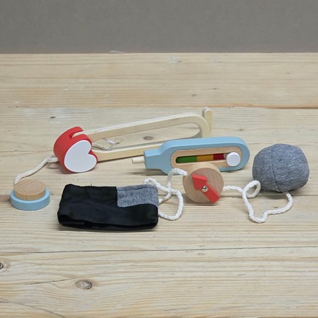 Vintage Wooden Doctor's Medical Kit Vintage Wooden Doctor's Medical Kit