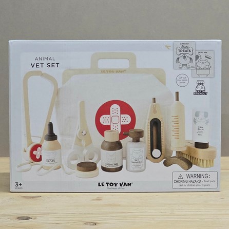 Wooden Animal Vet Set