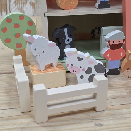 Wooden Farmyard Play Set Wooden Farmyard Play Set