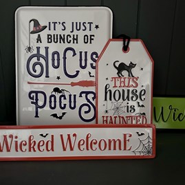 Metal 'A Wicked Welcome' Halloween Sign Metal 'A Wicked Welcome' Halloween Sign