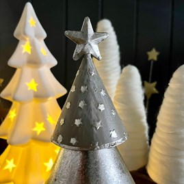 Metal Silver Cone Tree on Log Decoration Metal Silver Cone Tree on Log Decoration