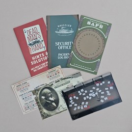 Mini Murder Mystery Game: Dead Man's Hand Mini Murder Mystery Game: Dead Man's Hand