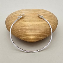 Sterling Silver Daisy Bangle Sterling Silver Daisy Bangle