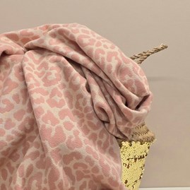 Winter Leopard Blanket Scarf in Pink Winter Leopard Blanket Scarf in Pink