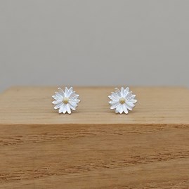 Daisy Stud Earrings Daisy Stud Earrings