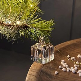 Hanging Glass Gold Present Christmas Decoration Hanging Glass Gold Present Christmas Decoration