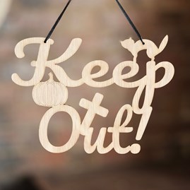 'Keep Out!' Hanging Wooden Halloween Door Sign Wooden Handmade Halloween Hanging Decoration Keepsake Gifts