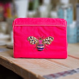 Love Bee Heart Make-Up Bag Love Bee Heart Make-Up Bag