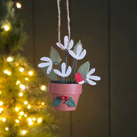 Festive Decorations Quirky Novelty Christmas Tree Decoration Metal Hanging Robin Decoration