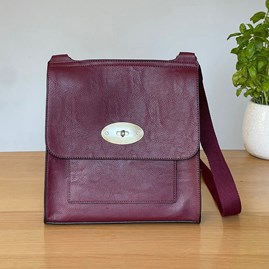 Postman Lock Satchel Bag in Wine