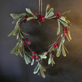 Red Berry Heart Wreath Christmas Decoration
