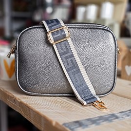 Single Zip Cross Body Bag in Silver Grey Handbags And Accessories Gifts For Women Cross Body Bags In Silver Grey