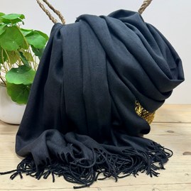 Super Soft Plain Pashmina Style Scarf in Black Pashmina Gifts For Women Bridesmaids Gift Maid of Honour Gift Tassel Scarf in Black