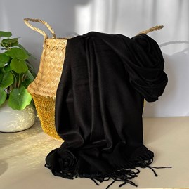 Super Soft Plain Pashmina Style Scarf in Black Pashmina Gifts For Women Bridesmaids Gift Maid of Honour Gift Tassel Scarf in Black