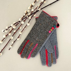 Woollen Button Gloves in Grey Woollen Button Gloves in Grey
