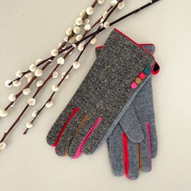 Woollen Button Gloves in Grey