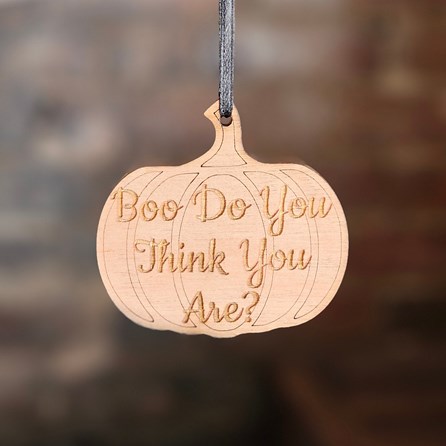 'Boo Do You Think You Are?' Hanging Halloween Decoration Wooden Handmade Halloween Hanging Decoration Keepsake Gifts