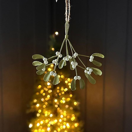 Bunch Of Tin Mistletoe Hanging Christmas Decoration Bunch Of Tin Mistletoe Hanging Christmas Decoration