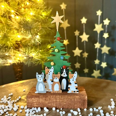 Cats Singing Carols Christmas Decoration Festive Decorations Quirky Novelty Christmas Tree Decoration Metal Standing Cat Decoration