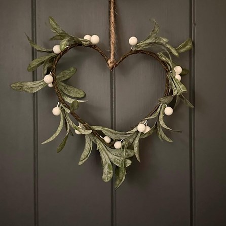 Hanging Mistletoe Heart Christmas Decoration Hanging Mistletoe Heart Christmas Decoration