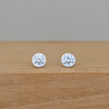 Round Stone Stud Earrings Round Stone Stud Earrings