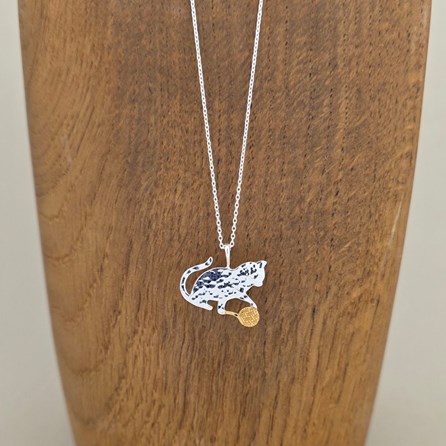 Sterling Silver Cats With Wool Necklace Sterling Silver Cats With Wool Necklace