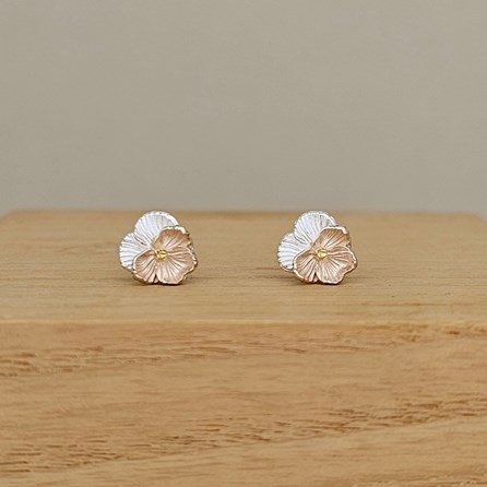 Sterling Silver Violet Flower Stud Earrings Sterling Silver Violet Flower Stud Earrings