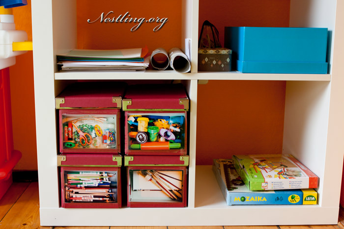 Spielecke im wohnzimmer nach montessori nestling Wohnzimmer mit klavier einrichten