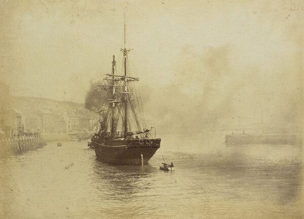sailing-ship-entering-whitby-harbour-by-frank-meadow-sutcliffe