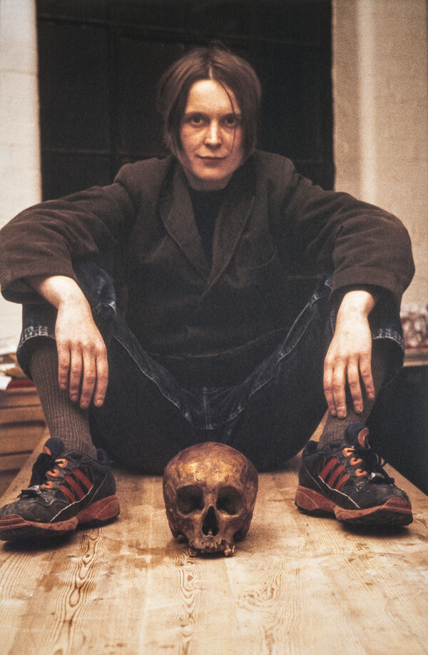 self-portrait-with-skull-by-sarah-lucas-national-galleries-of-scotland