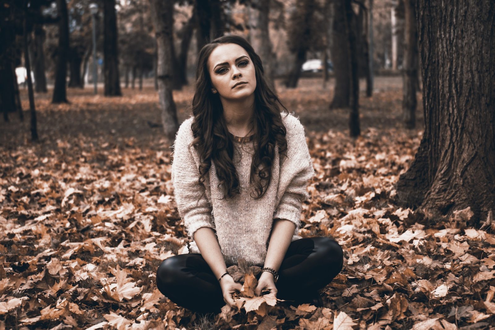 sadness-2042536_1920