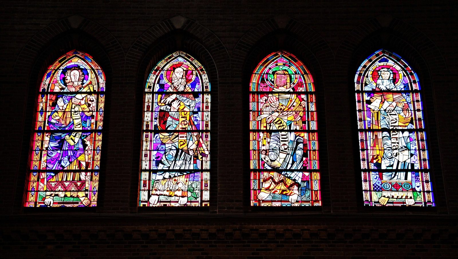 church-window-1843910_1920