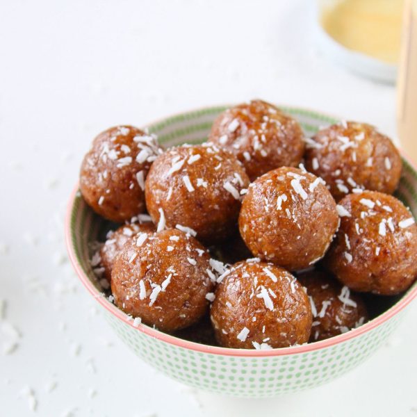 4 Ingredient Coconut & Ginger Energy Bites