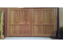 Gardival | Sierpoort Preston | 180 x 300 cm | Iroko