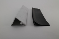 Muuraansluitprofiel met zwart afsluitrubber 2m