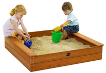 Plum | Vierkante houten zandbak