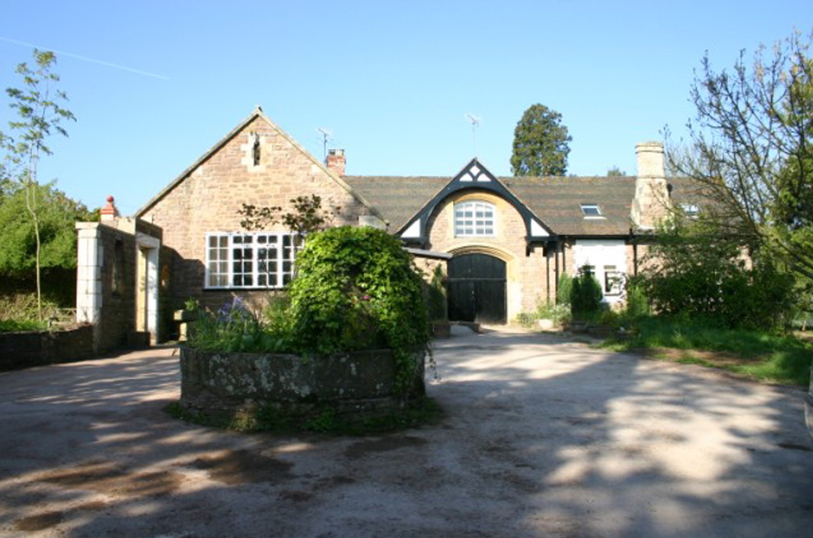 Hunters Lodge Voyage Care