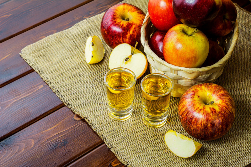 Come preparare il liquore alla mela