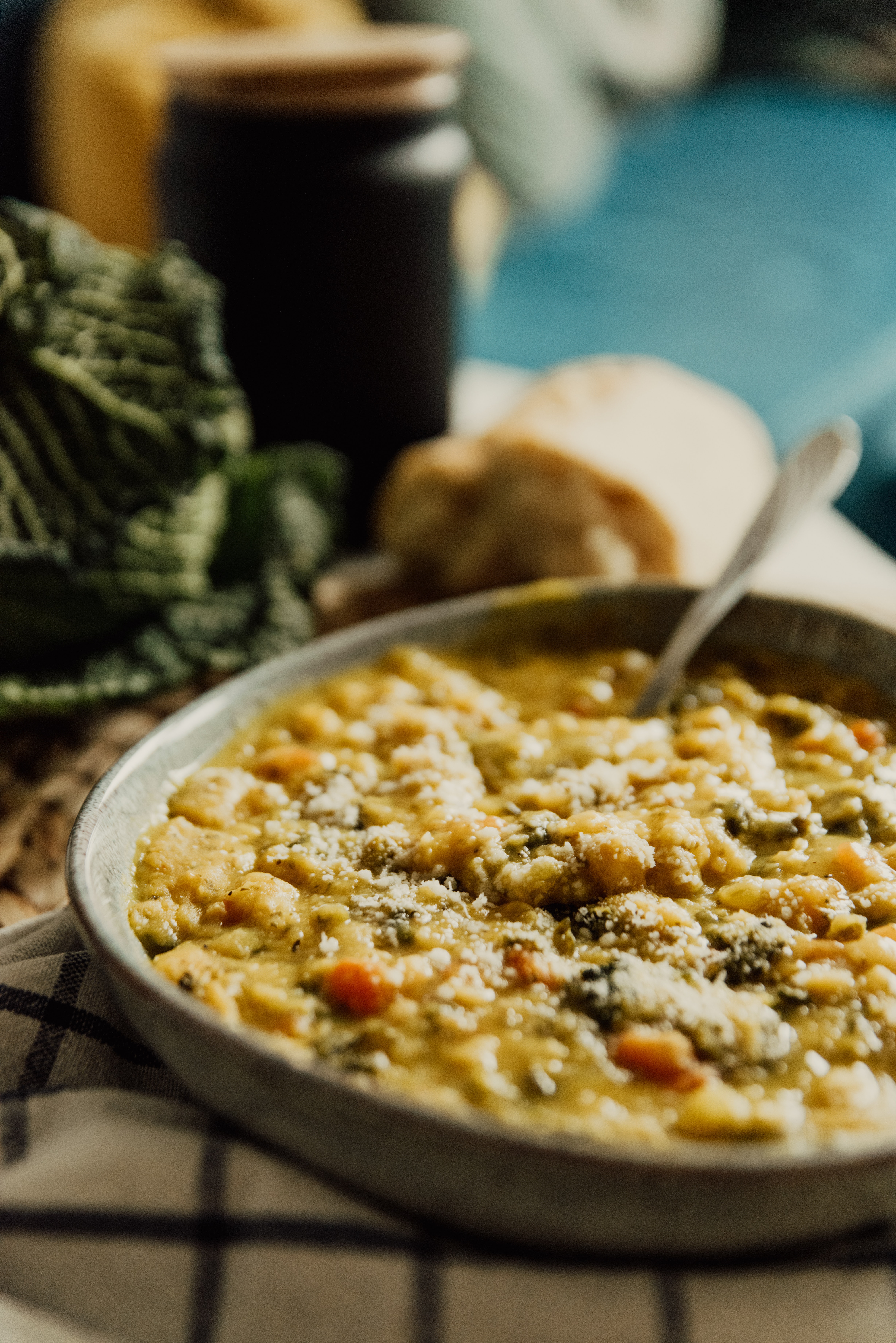 Come si fa la zuppa di patate e borlotti