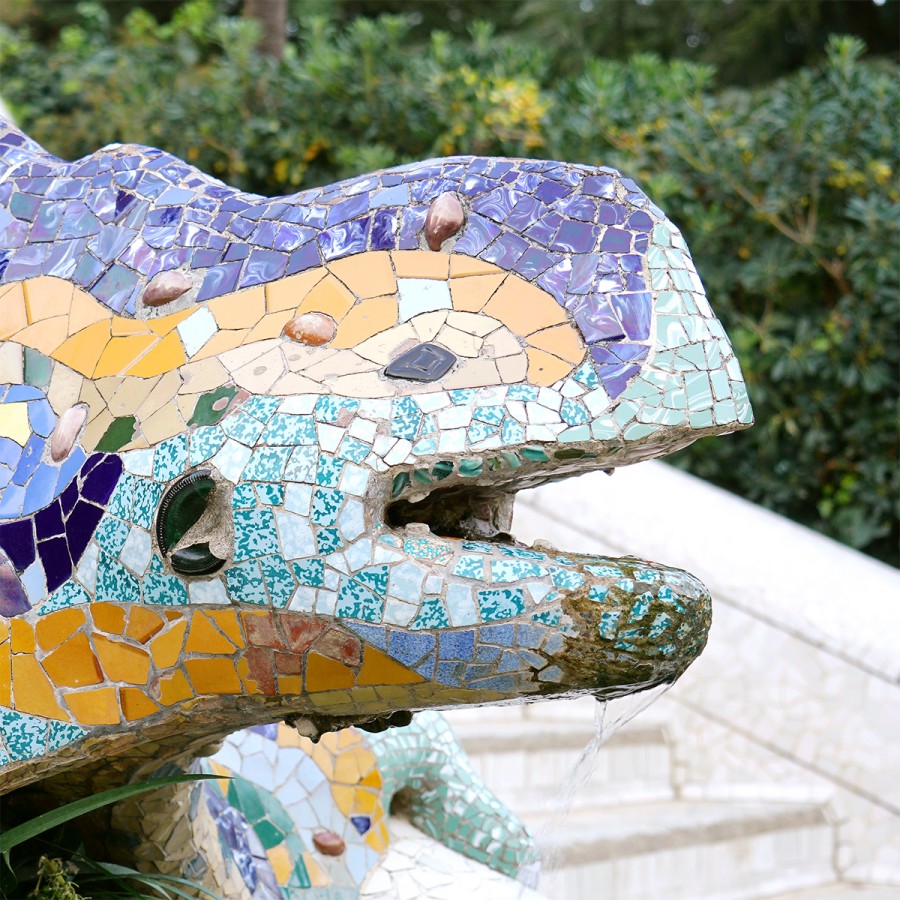 GAUDÍ ガウディ 作品集　建築 アントニ・ガウディ作品集 日本語版 GAUDI 建築作品集 サグラダ