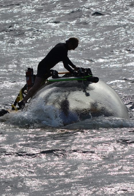 submersible-at-sea-ocean-submarine-triton