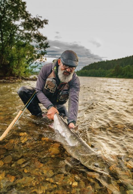 ARTIFISHAL-film-patagonia-salmon-farming-fisheries-ben-moon