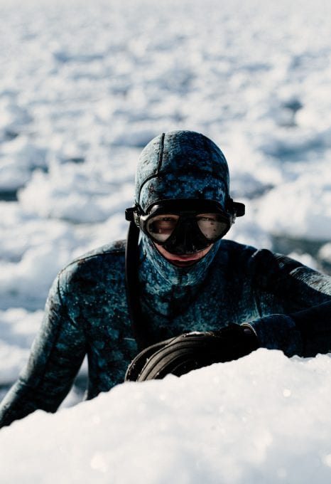 Ice diving, Canada, free diving Geoff Coombs