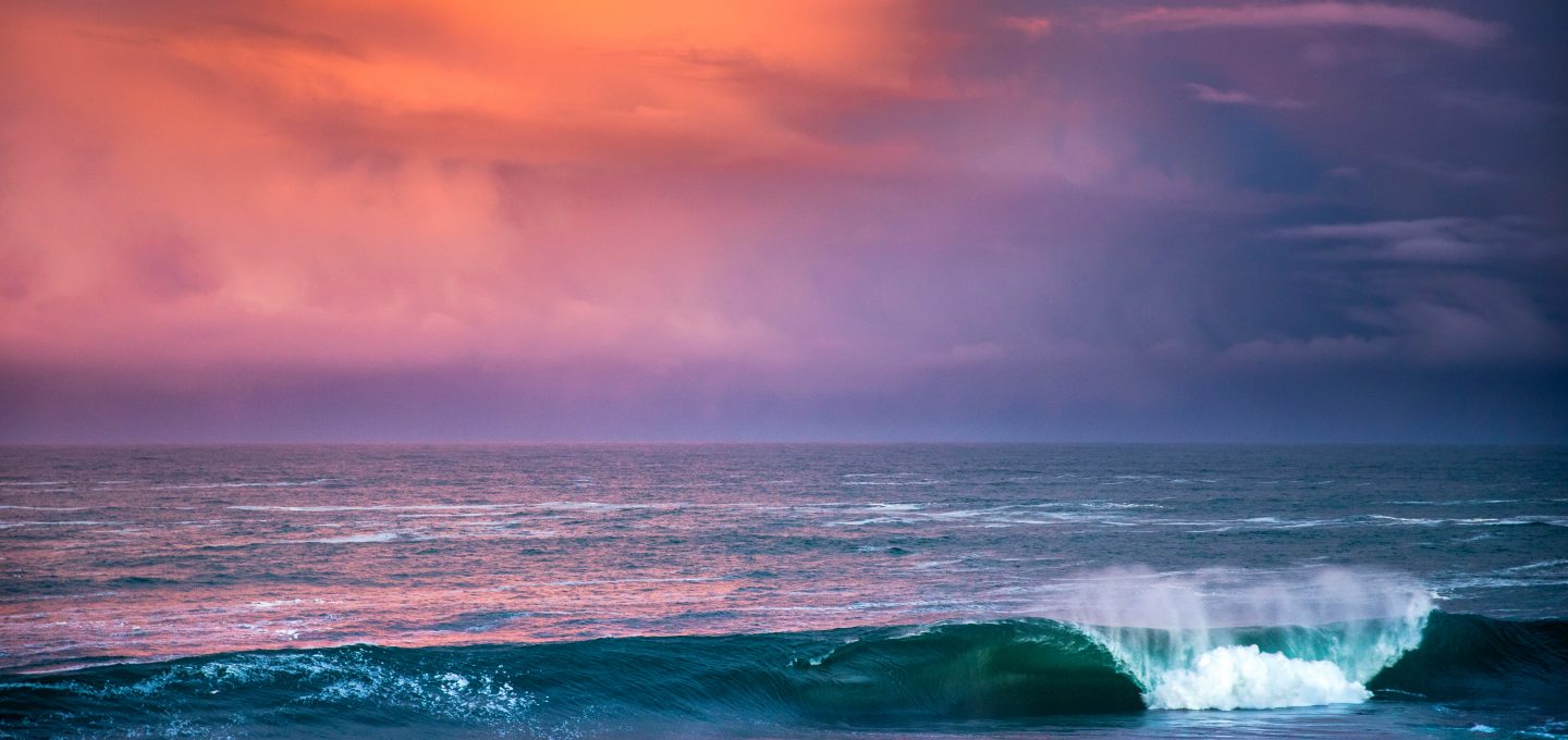 ACOTE extreme surfing iceland ocean